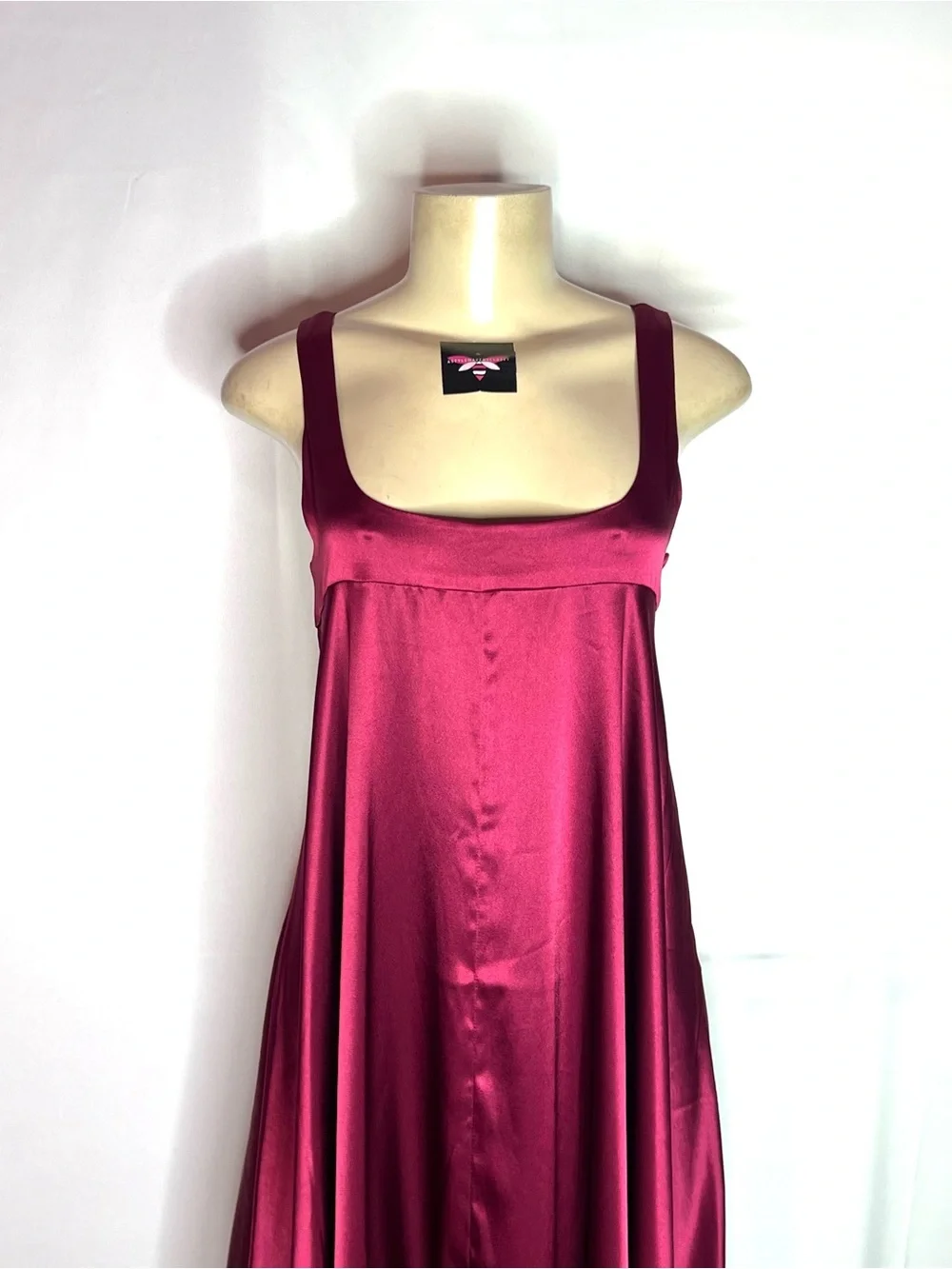 NEW YORK & CO DEEP Red Satin Sleeveless Swing dress Sz 10 - Picture 3 of 4